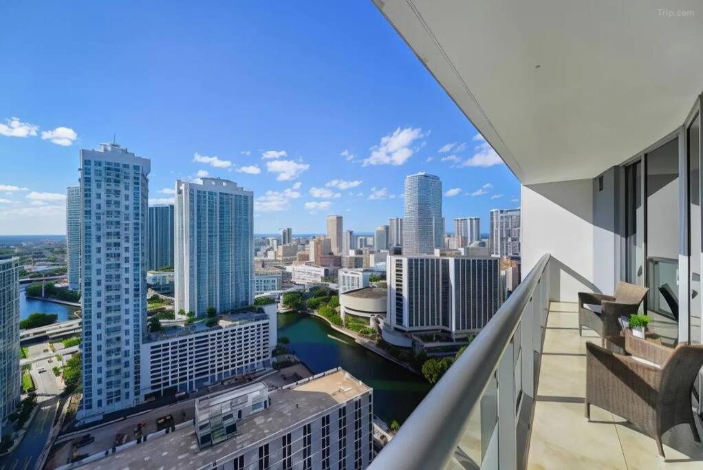 W Hotel Luxury High Rise Маями Екстериор снимка