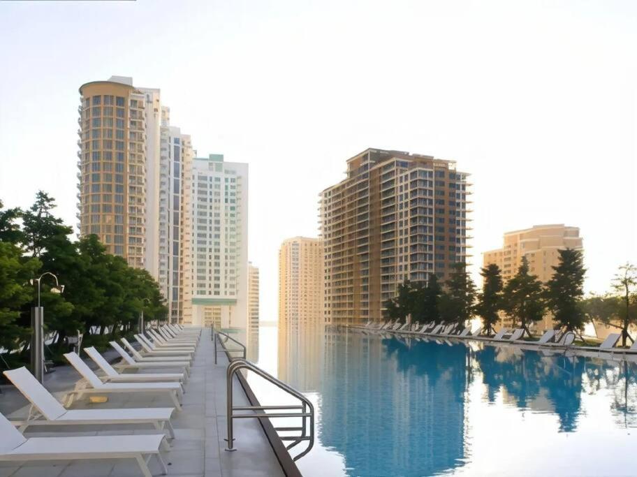 W Hotel Luxury High Rise Маями Екстериор снимка
